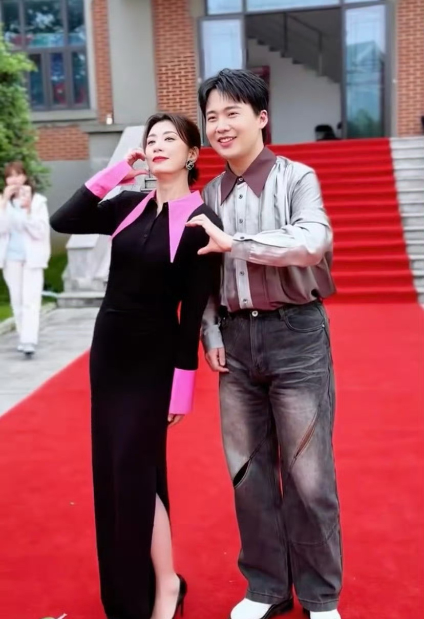 郭麒麟身材比例这么差，居然还能有那么好的资源，这是为什么？ ​​​