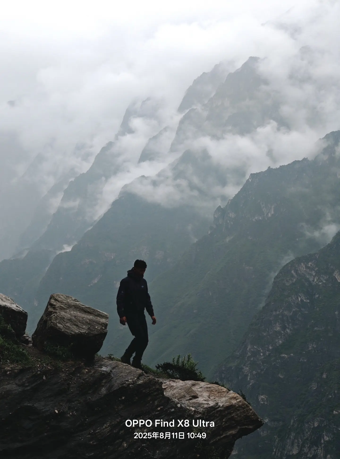 希望有一天举起相机不是为了生存。旅拍摄影师
