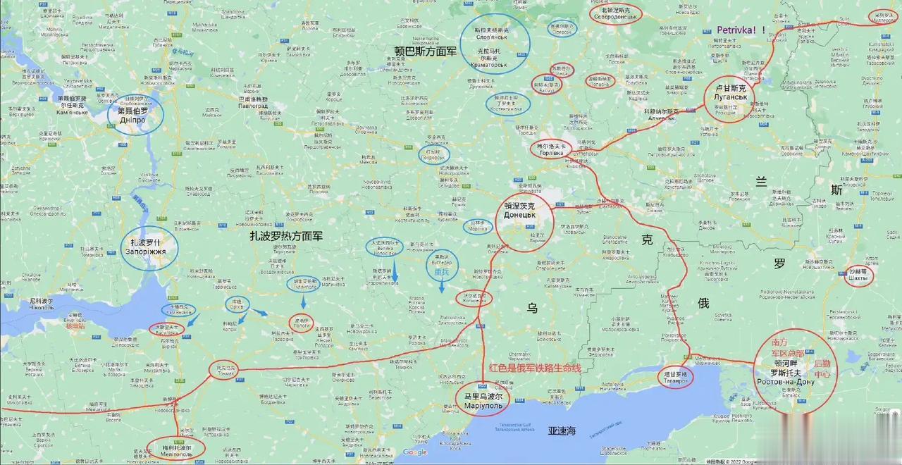 罗斯托夫城内，瓦格纳每人胳膊上绑个白布条，已经进入凉军南部军区司令部大院，没有任