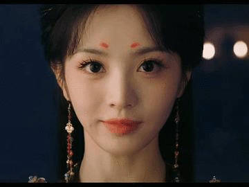 田曦薇和杨超越也太像了吧，这两人这算是大众脸吗？ ​​​