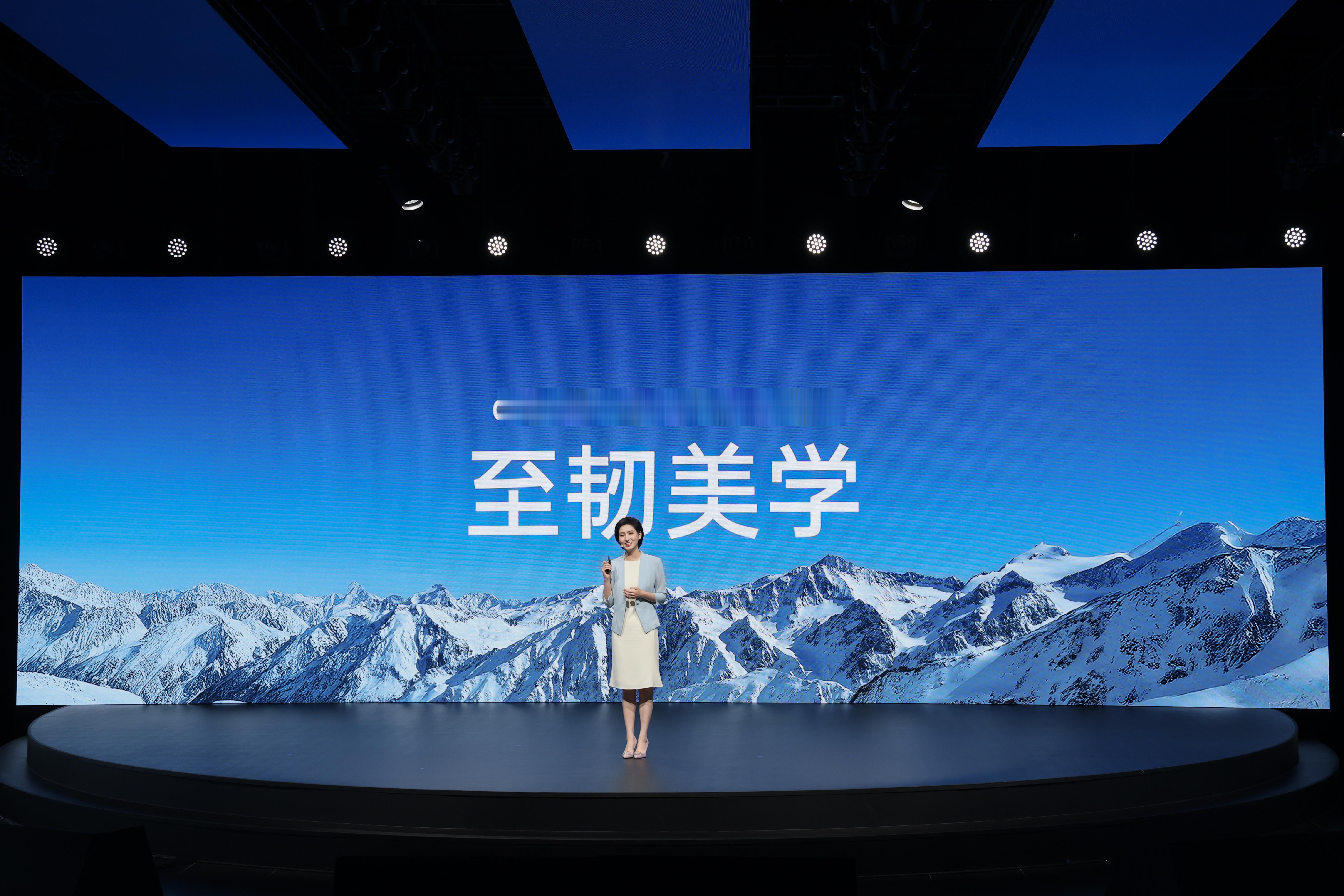 OPPO发布会越来越好看了啊[送花花]很赏心悦目，这么好看的产品经理讲解产品，仿