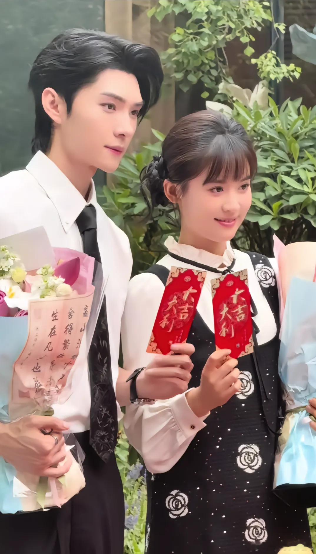 王译磊翟一莹二搭剧《烬上月光》开机啦，不过他俩一搭的《她的昼与夜》还没播[开学季