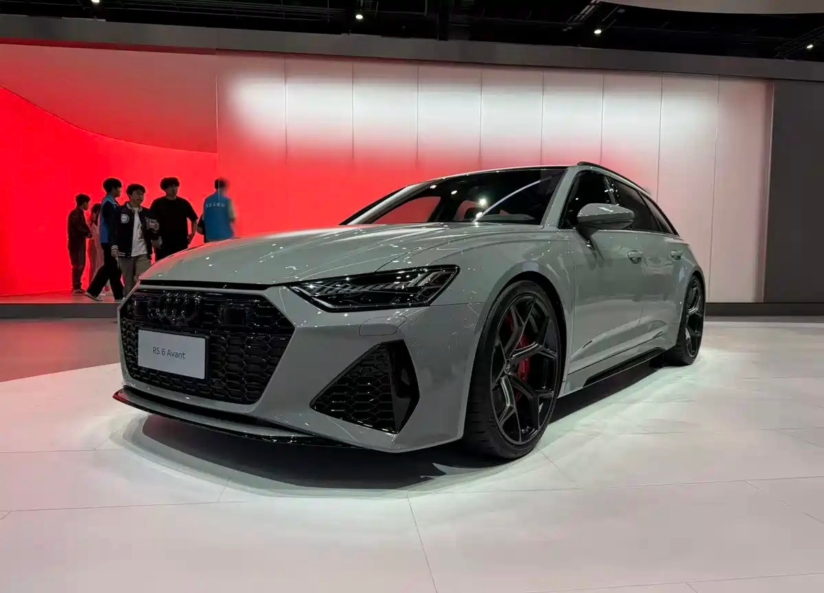 现在的油电汽车格局让我想起了想时候玩儿的RC遥控车。中低端汽车市场几乎被新能源车