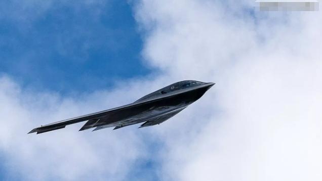 亚音速的隐身轰炸机也是需要的，B-2没此性能，美国敢轰炸伊朗？

今年6月22日