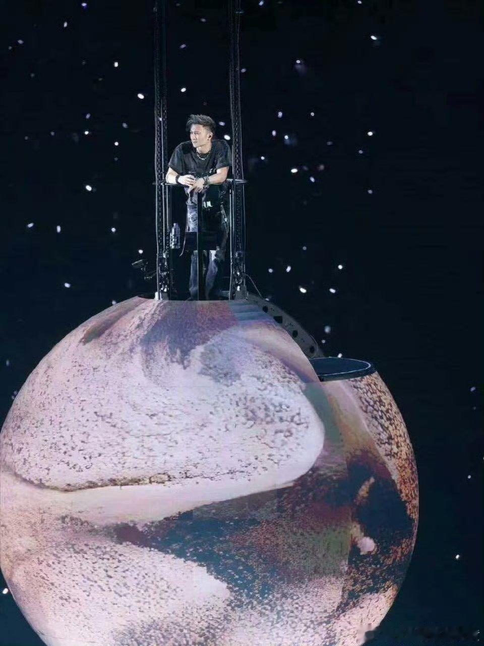 谢霆锋说音乐和美食是互通的谢霆锋把音乐和美食讲得这么透彻真是厉害， 把做饭和写歌