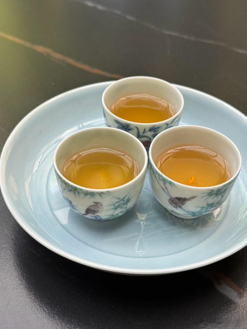 泡2017年乌岽老树棕蓑挾，归入黄枝香，但我喝着有浓郁的茉莉香！我们十几年前去乌