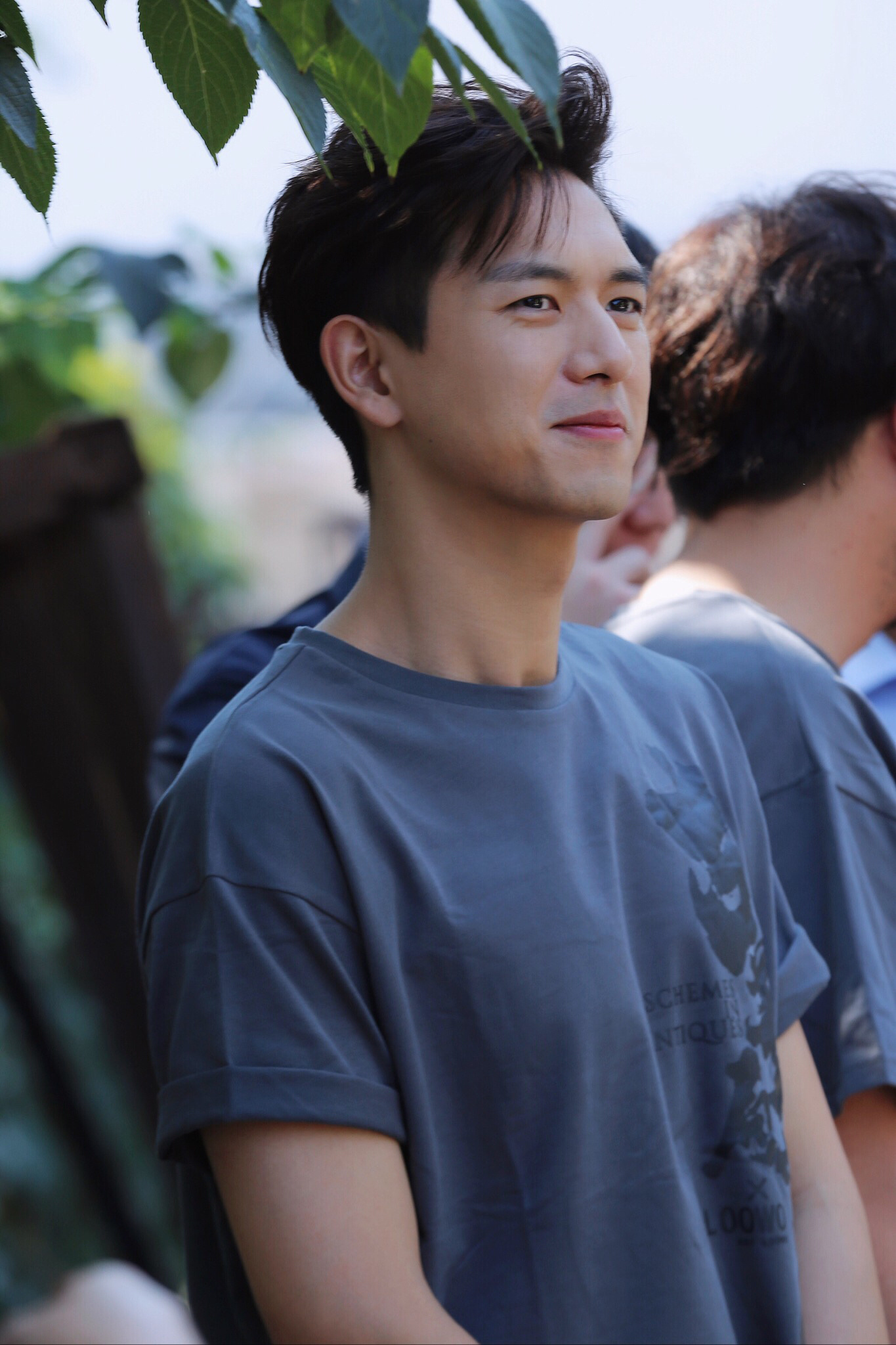 李现李现上官诚明 嘴角上扬已经压制不了了，挪威vlog倒计时！ 李现