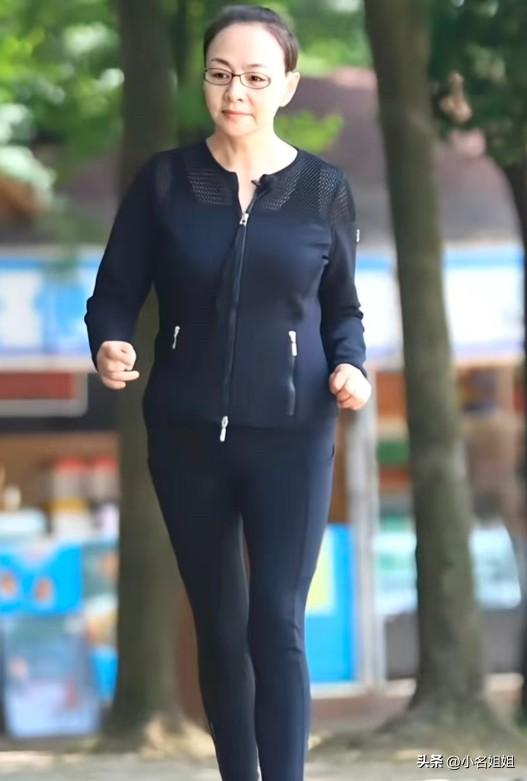 这就是通透的宋丹丹，
宋丹丹说：“我允许子女啃老，他要啃我，为什么不让？但别啃别