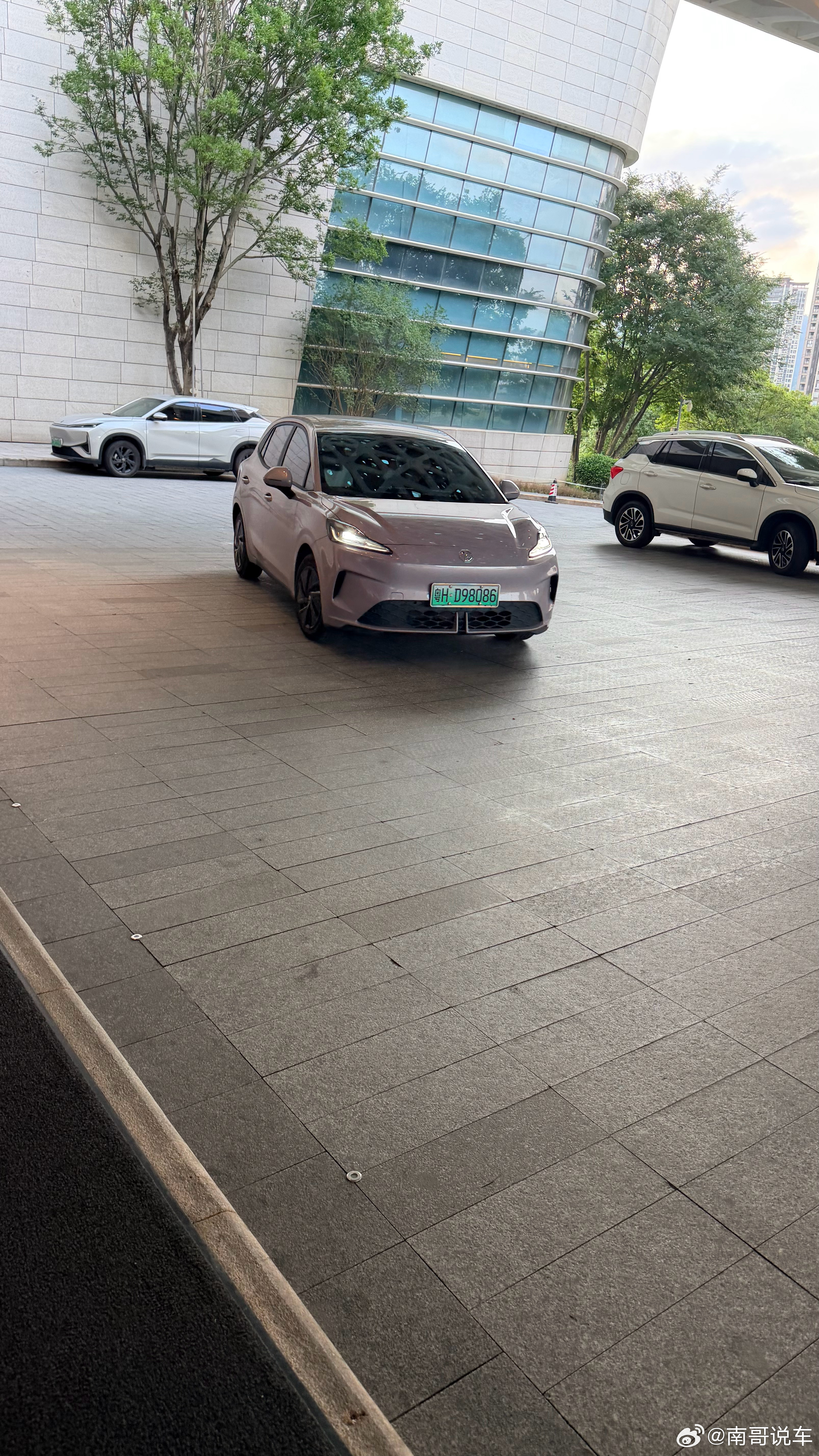 刚打网约车 是个 MG4我问师傅，我说马上极狐新车 s3 出换电的，是不是对网约