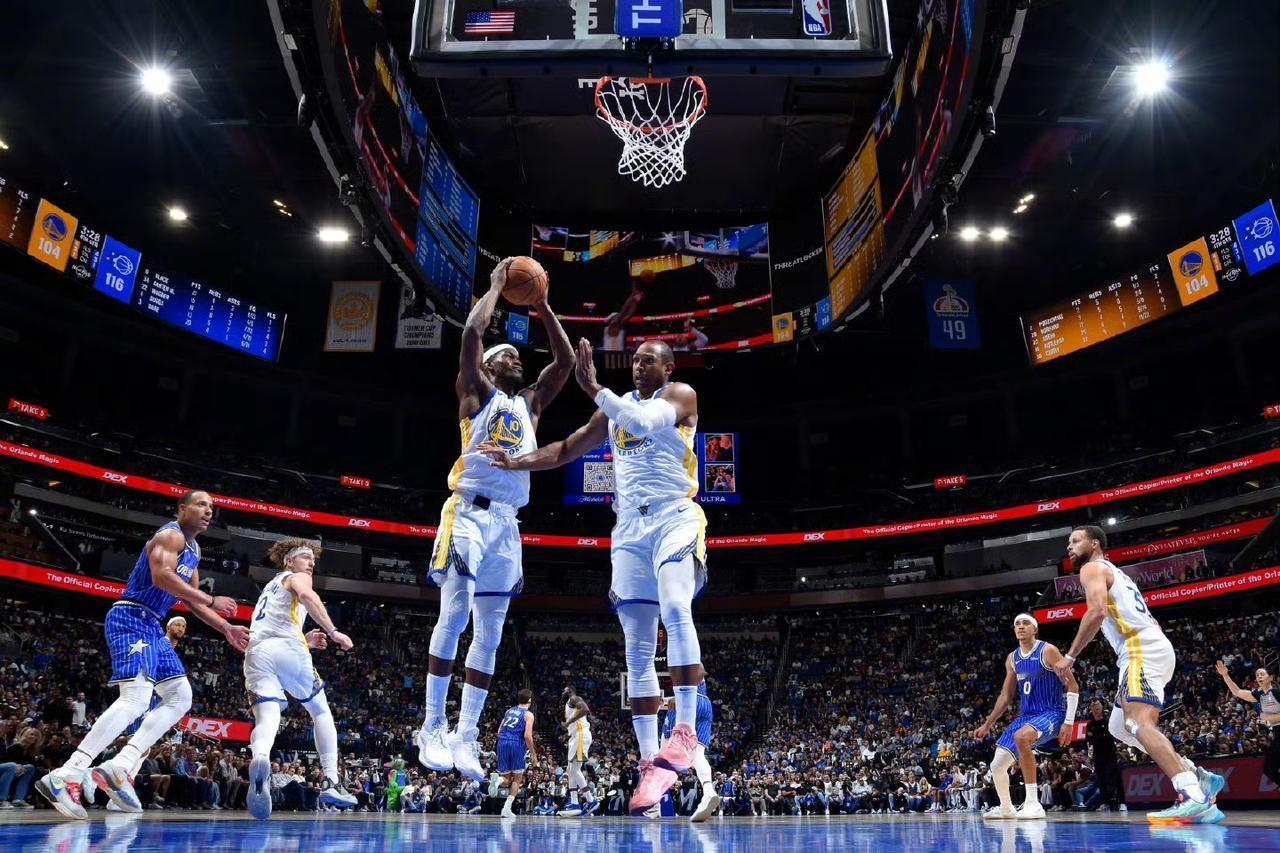 谁懂啊！勇士今夏最稳引援，现在成了更衣室