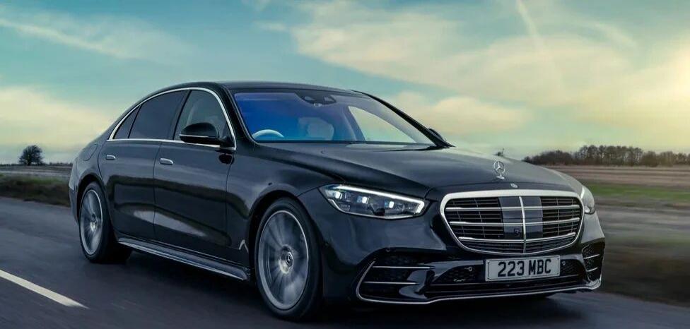 奔驰S级：当科技成为艺术说到奔驰S级，总让人感慨万千。眼看第七代登场，谁不会想起