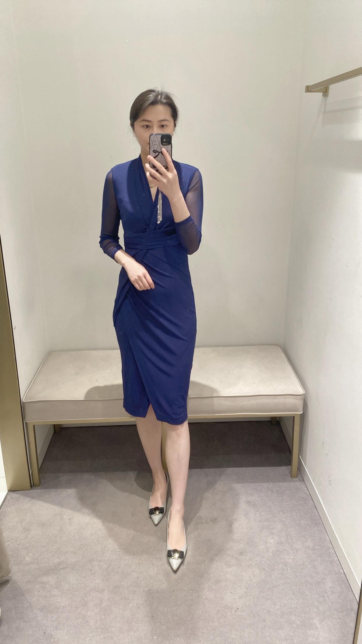 女人最耐看的长相是什么样的五官比例协调很重要，眼睛、鼻子、嘴巴的大小和间距合适。