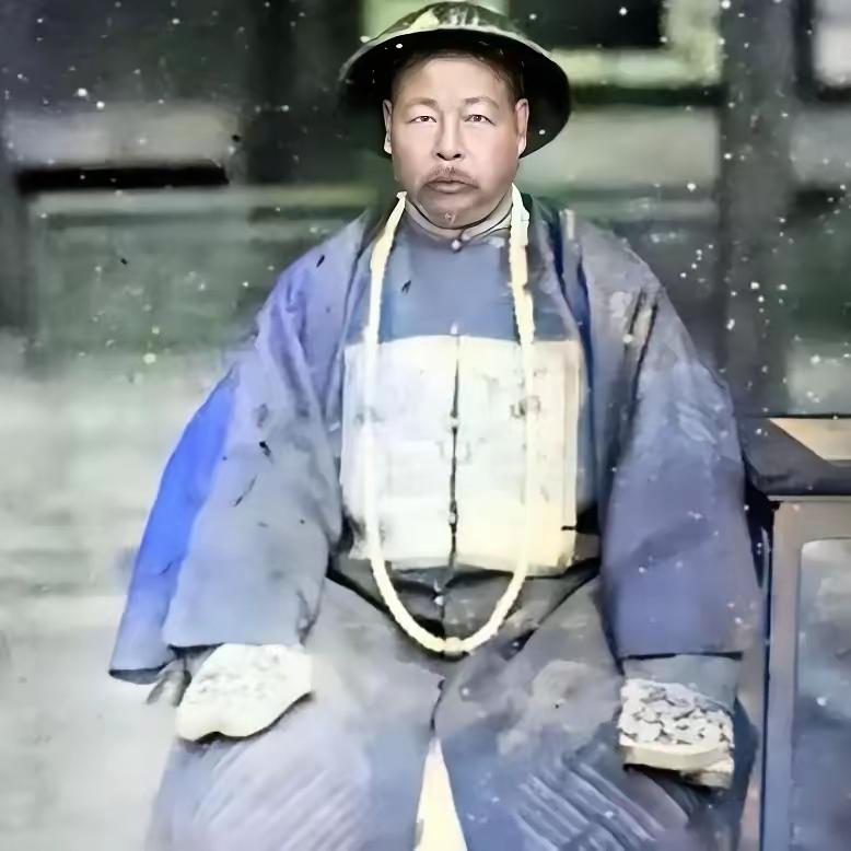 1996年，左宗棠曾孙想回上海，写信给市委，请求分一套低楼层的房，谁料，他时任上