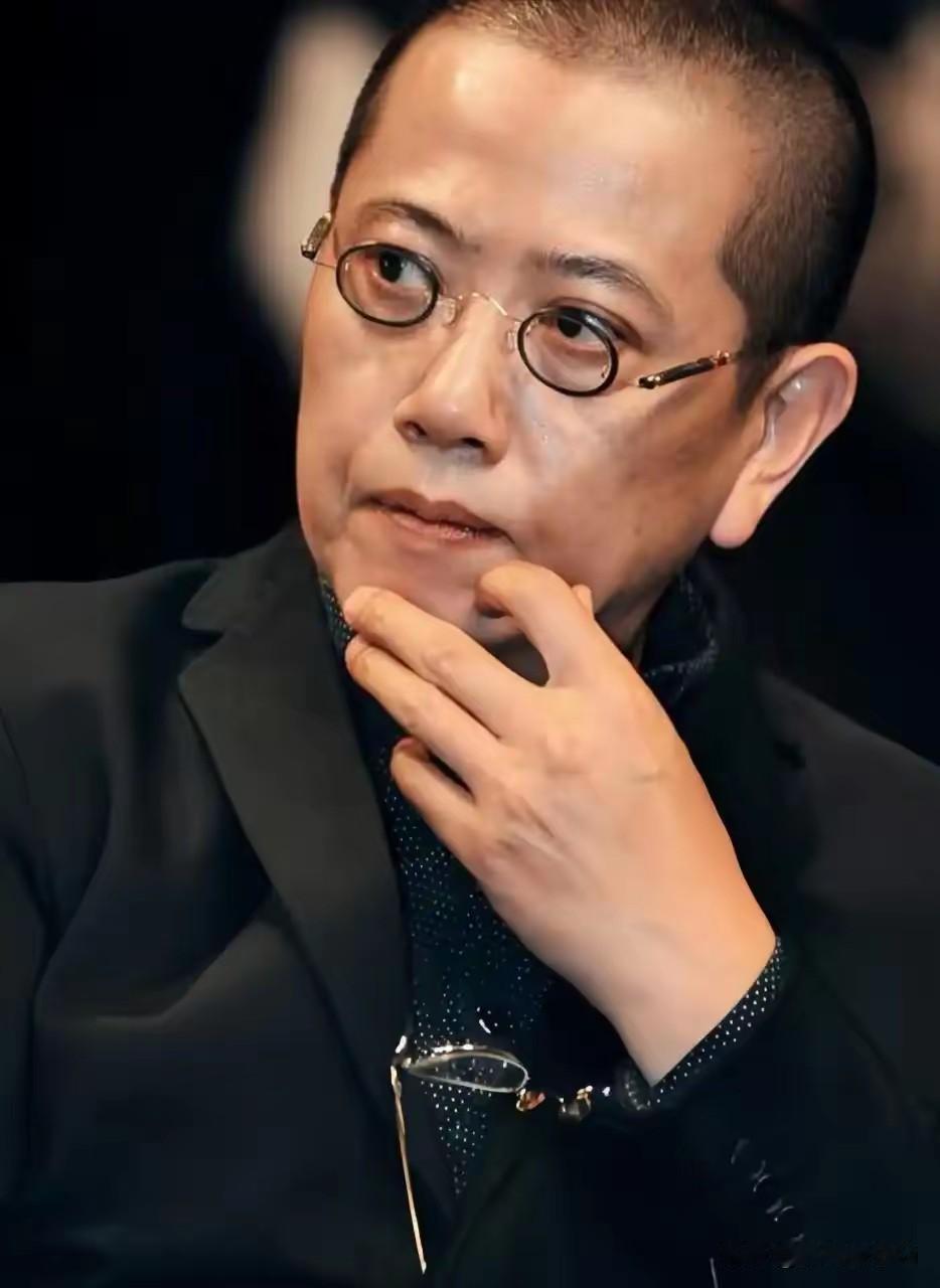 陈丹青说，人最难克服的是虚荣。特尔斯泰说过，食欲很难克服，性欲极难克服，虚荣欲无