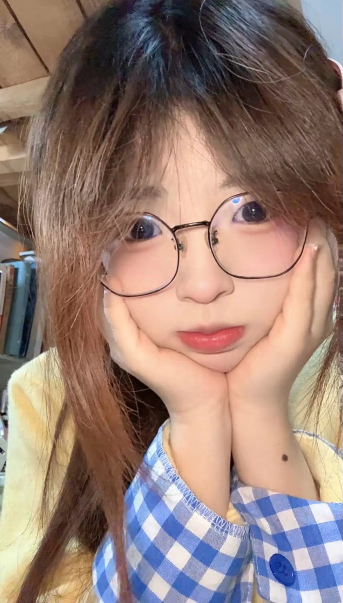 ╭◜◝ ͡ ◜ ͡ ╮ (                  ) ╰◟...