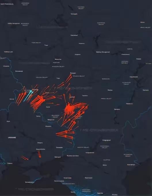 乌克兰对俄罗斯发动大规模无人机集群袭击。
主要目标位于沃罗涅日市及其周边地区。