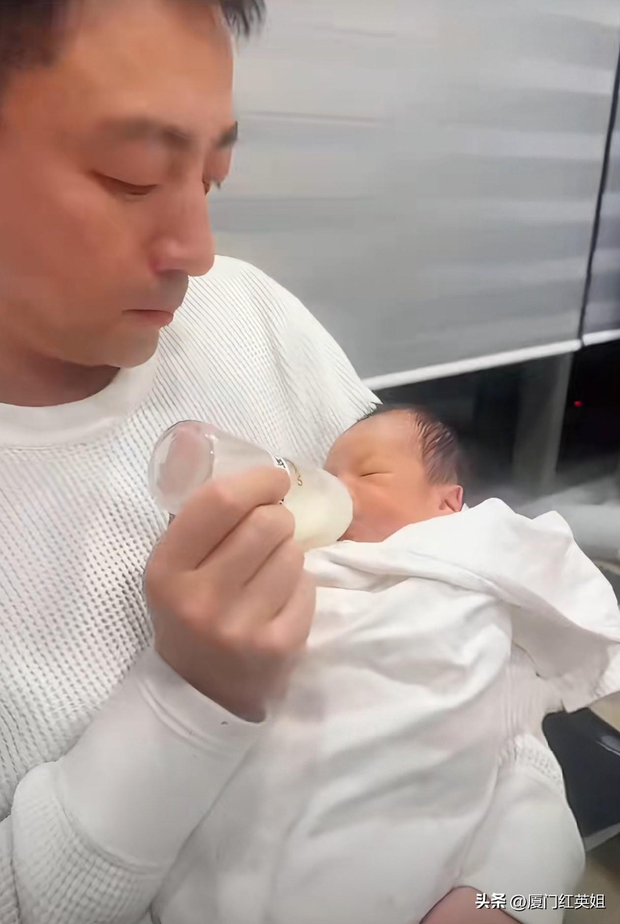 不得不说
汪小菲爱孩子是真真的
一直都是个称职的好父亲
终于过上普通人的生活
终