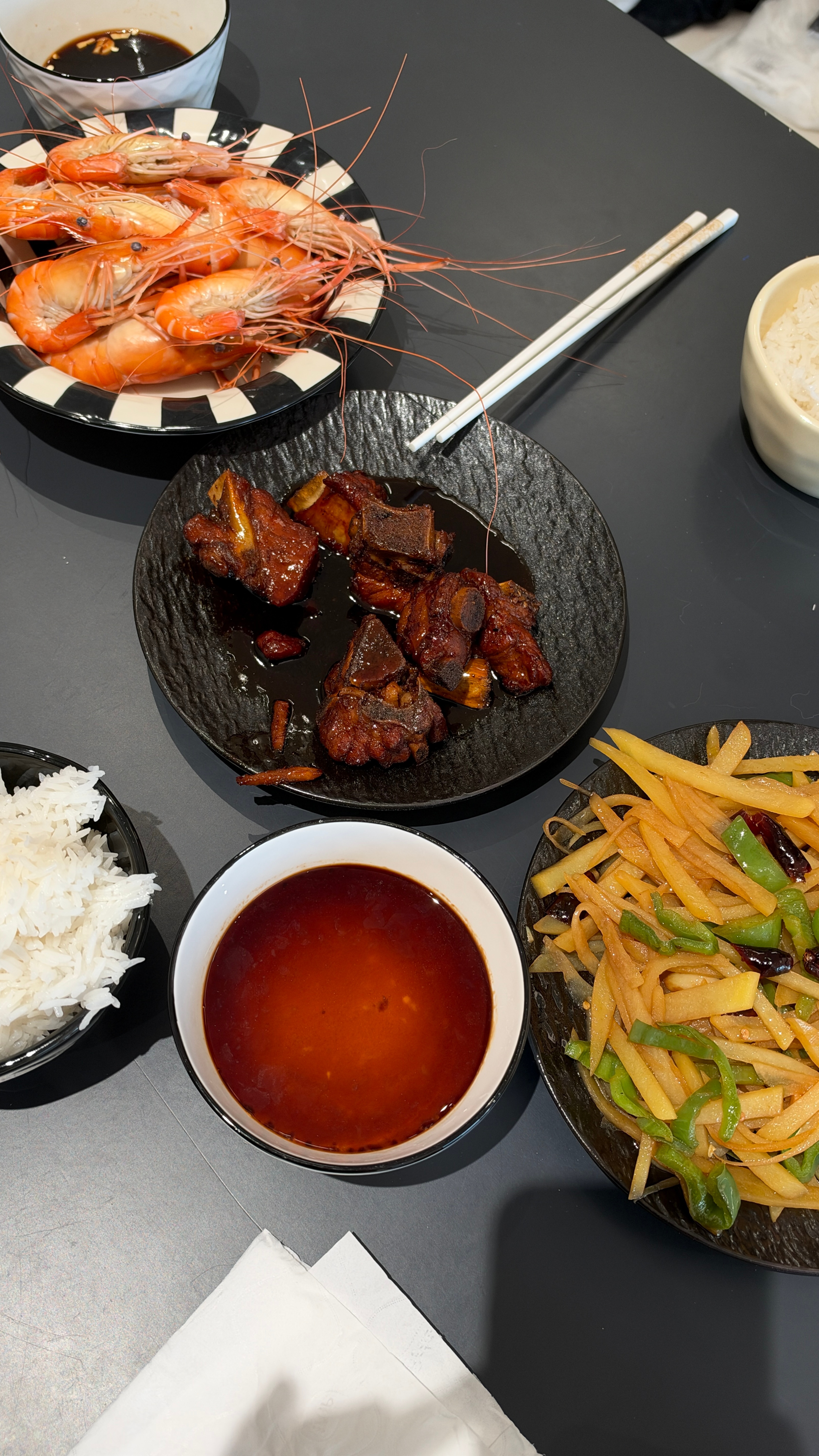 不能做饭吃了 吃下去就晕碳直接睡到现在 还是吃外面不干不净的东西好 吃不下多少 