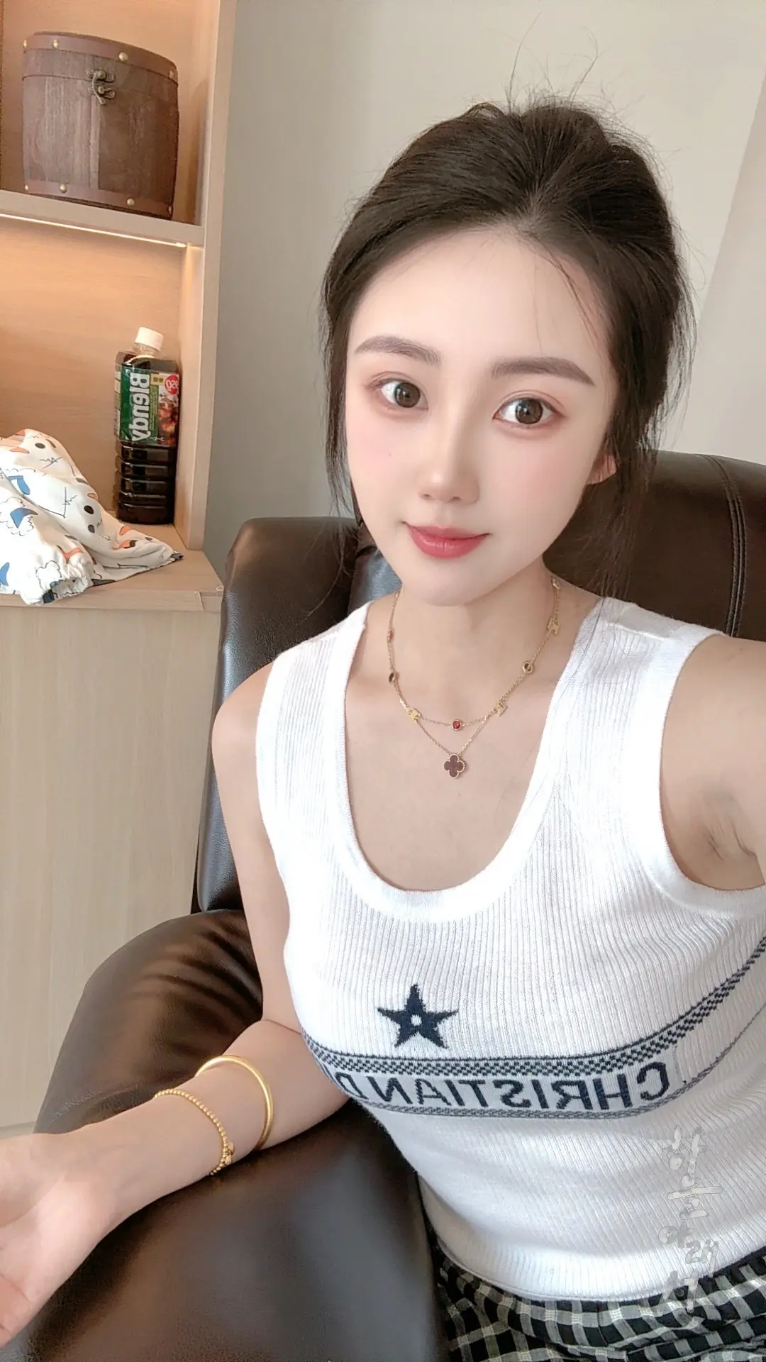 人不争，一身轻松，事不比，一路畅通，心不求，一身平静[比心]