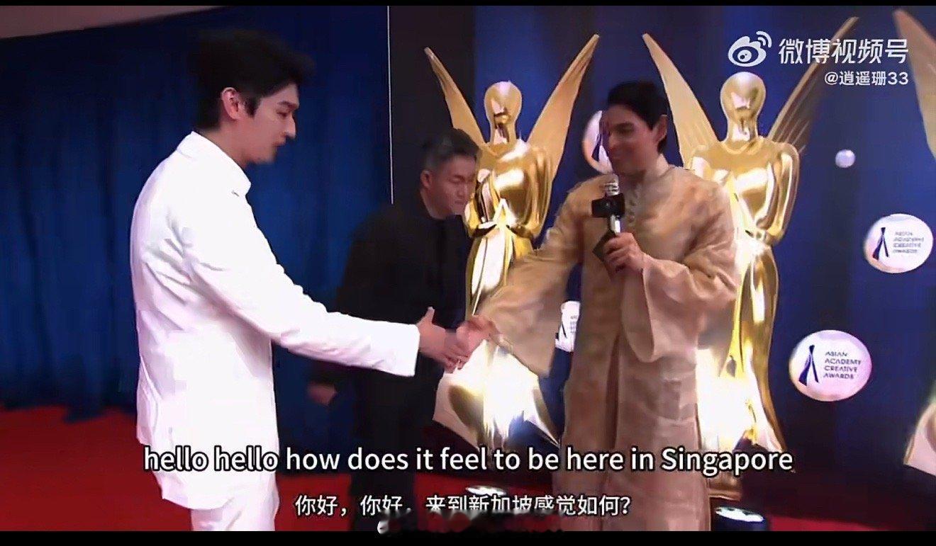 杨旭文唐犟宗全英文走向国际 看着他在国外颁奖礼上从容自信的样子，瞬间理解了什么是