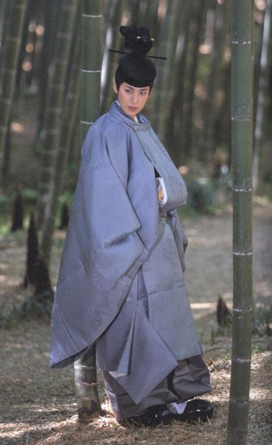 2001年，天海祐希在《千年之恋之源氏物语》中扮演的光源氏。