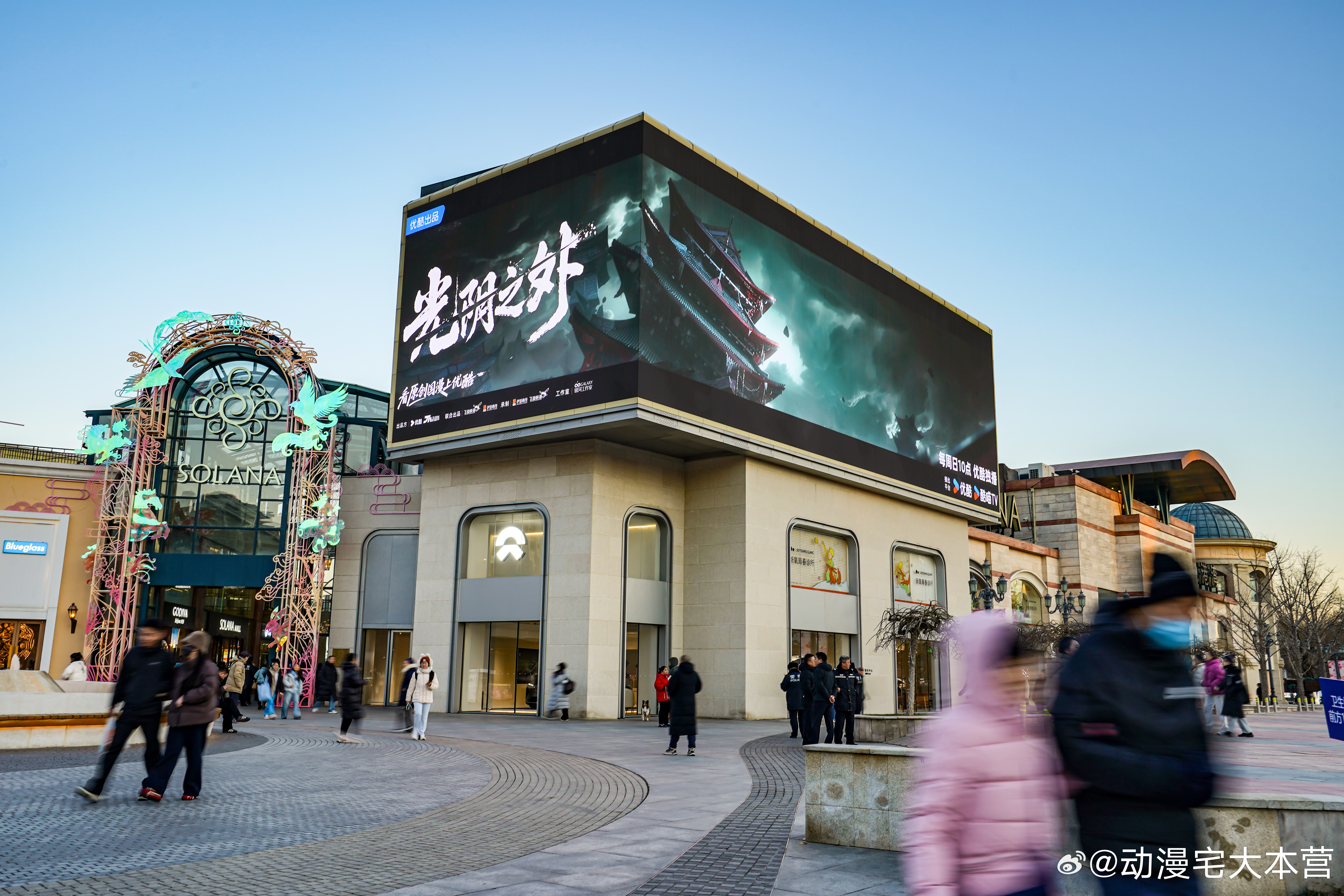 光阴之外国漫细糠 谁还没被许青的复仇名场面爽到？隐忍布局后干脆出击，狠戾气场与 