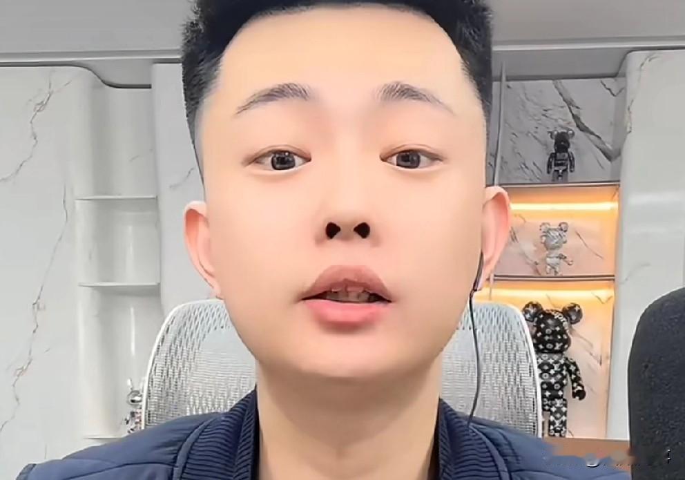 巴扎黑向粉丝道歉，新征程努力转型！

           巴扎黑诚恳向粉丝道歉