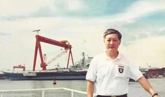1998年，一家中国公司以2000万美元的价格，从乌克兰拍下一艘锈迹斑斑、浑身破