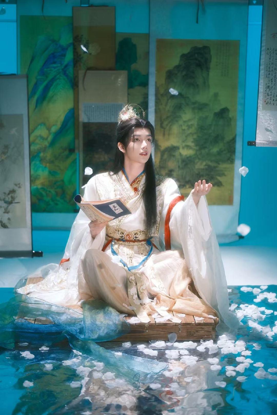 杨洋林凯双男主杨洋林凯主演天行九歌 新瓜：杨洋林凯或将主演天行九歌，暂时等官方回