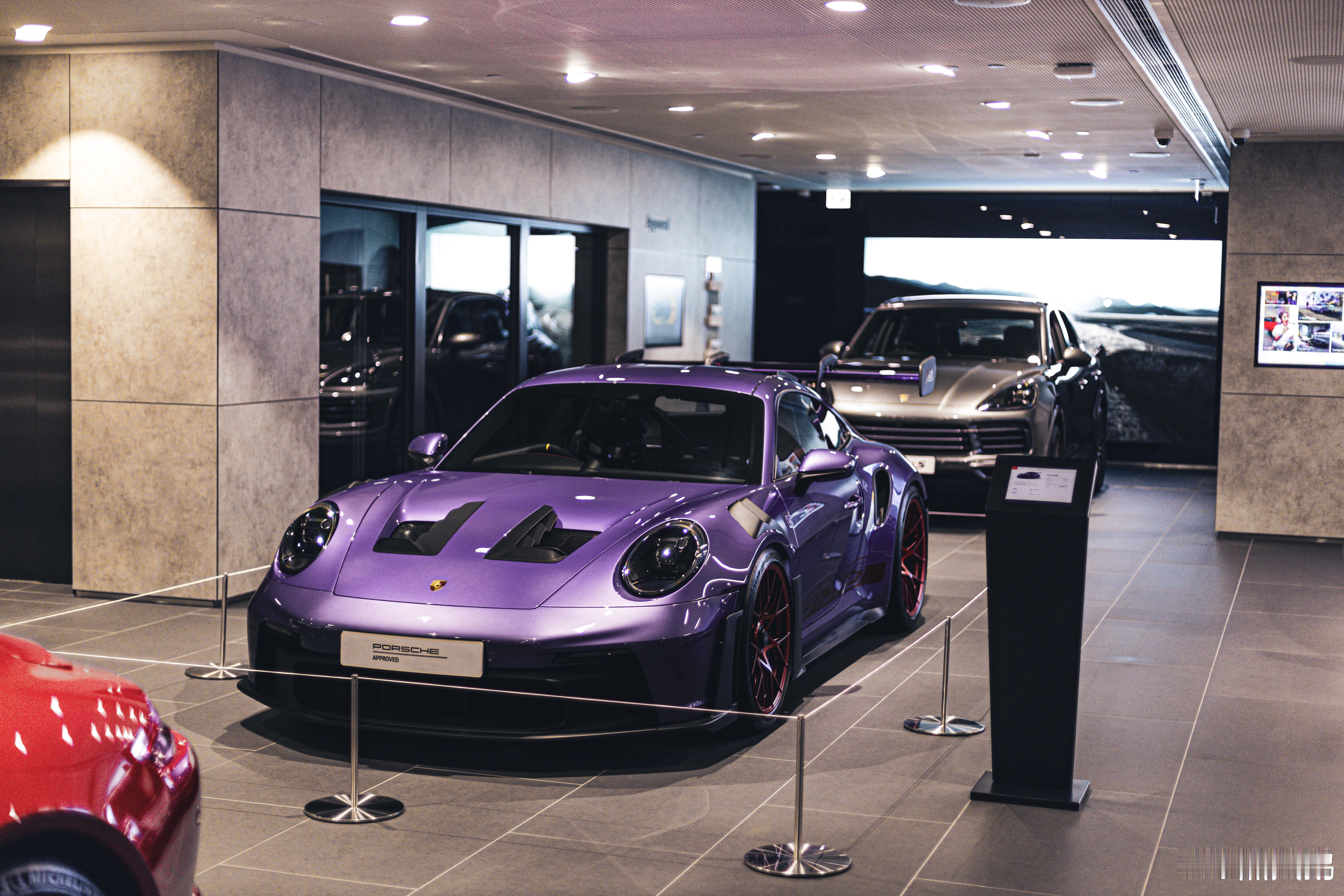 PTS紫992GT3RS，红轮，红色细节保时捷认证易手车，估计是因为图3才把几百