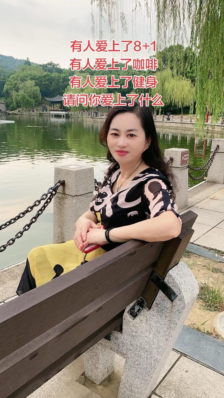 湖畔优雅时光  公园湖边风情