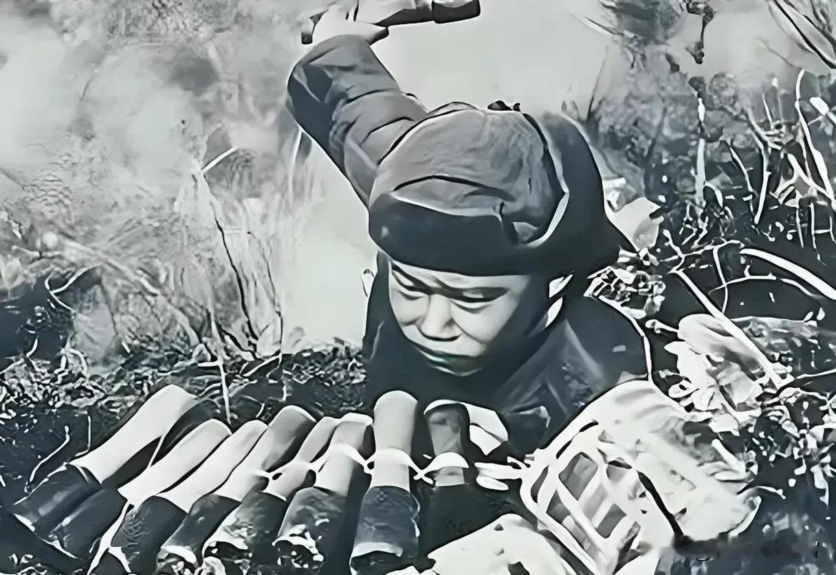 1951年1月28日，志愿军战士潘天炎因为生理需要去附近的草丛解决，却意外发现阵