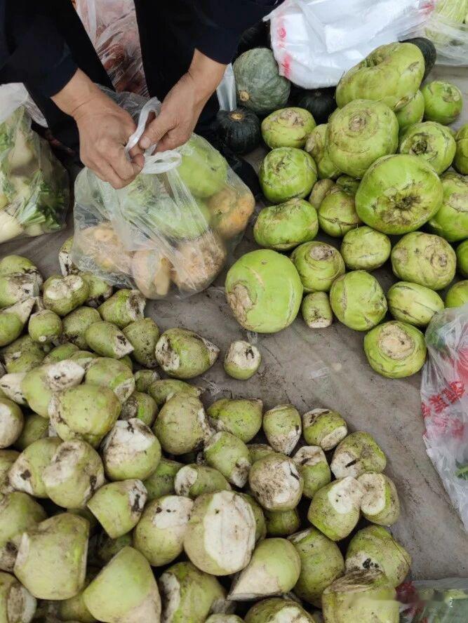 婆婆从菜市场提回一大兜这东西，身为远嫁而来的南方媳妇，我满心疑惑，这究竟是啥呀？
