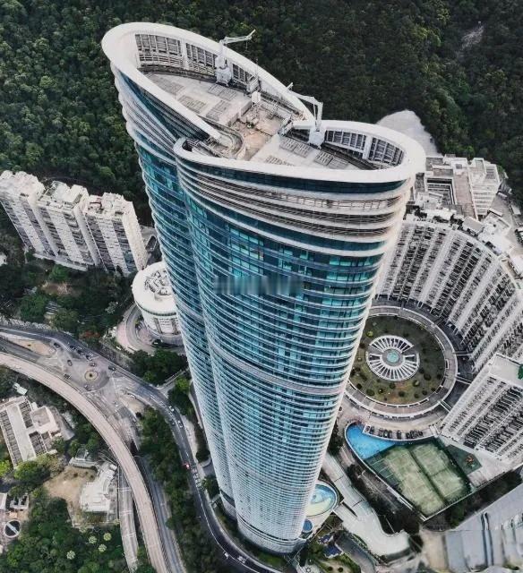 2025年中国20座城市跻身世界城市100强1、中国香港：世界第32、北京：世界