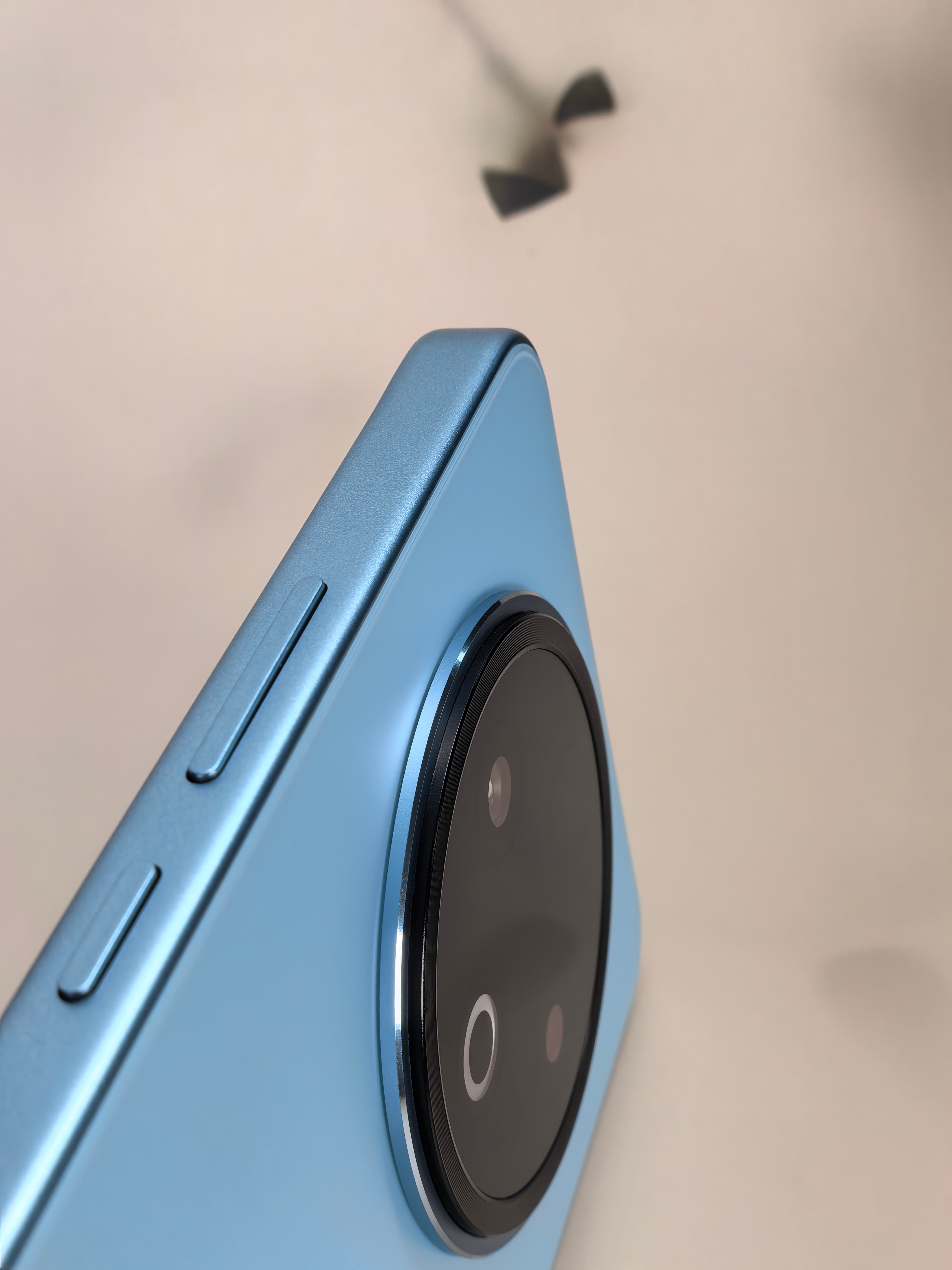 入手vivo Y500有阵子了，用着还挺踏实的[锦鲤附体]续航很给力，出门一整天