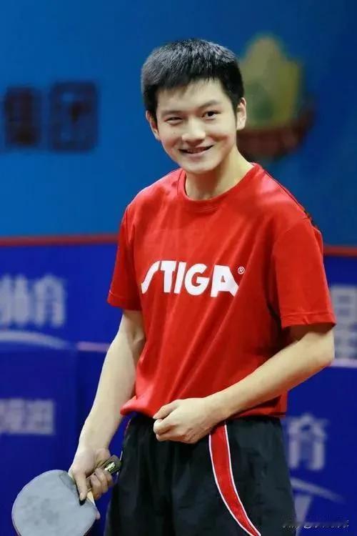 实话实说，国乒离大满贯仅一步之遥的有3人！

1、孙颖莎（24岁）

2、陈梦（