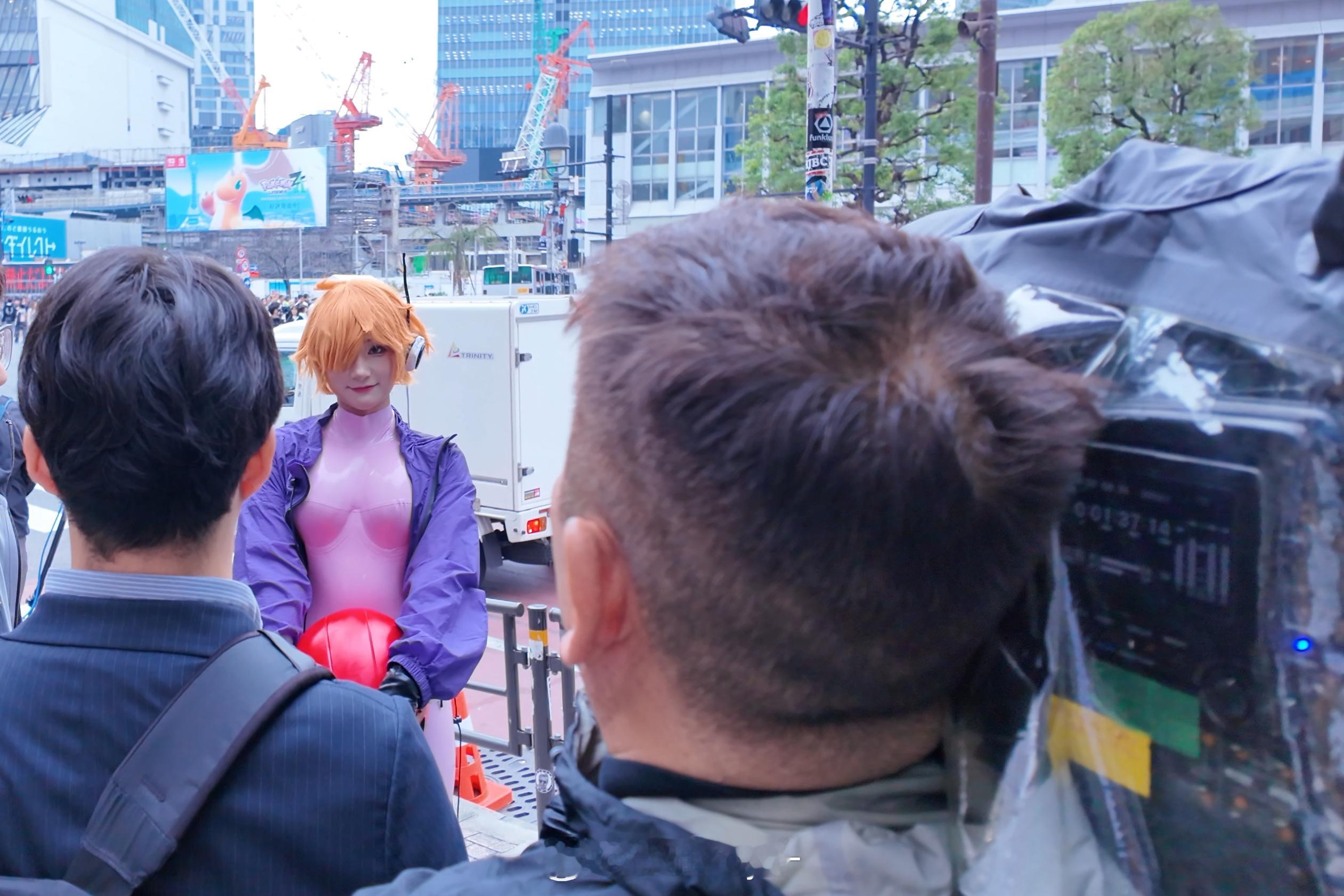 谁家好人涩谷出cos被日本电视台采访了  ​​​