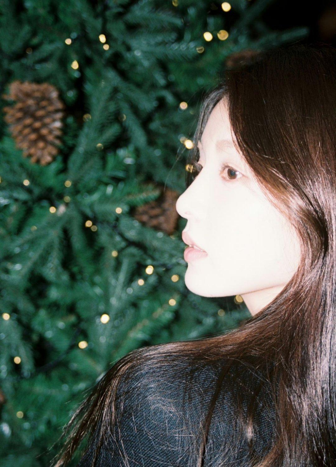 张淼怡 宝宝平安夜快乐 今天晚上打算吃什么啊～ 这个小帽子好可爱哦 