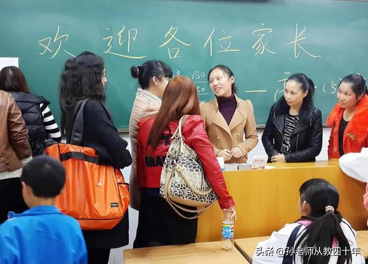 收集学生的家庭情况，老师才能更好地和家长沟通，做到家校沟通，其利断金。
了解了学