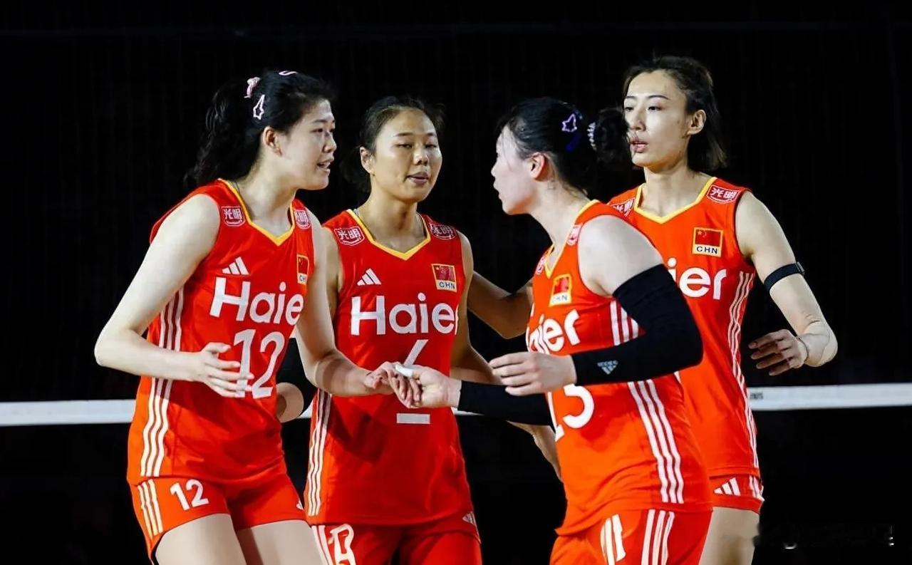 中国女排今晚以3-0战胜多米尼加拿到小组第一，6个没想到！
1.没想到，原本以为