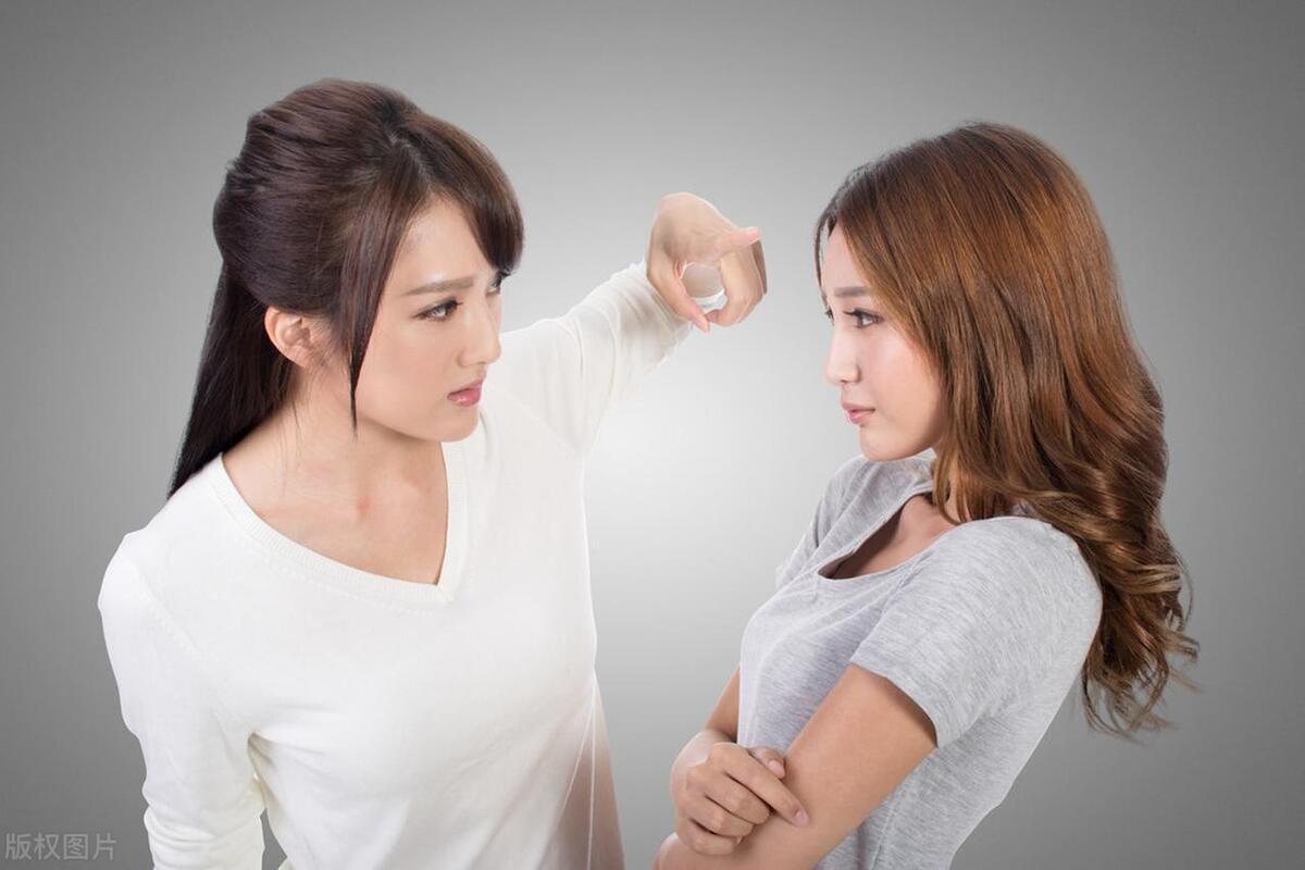 大姑姐送回榴莲被我转送给弟弟后她问我要钱：榴莲200，代购费50

我跟老公结婚
