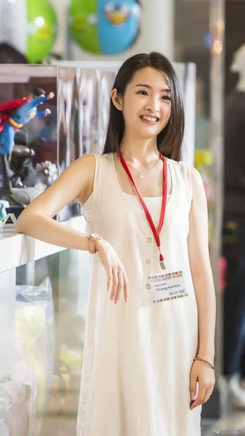 林依晨我保证你是天使花儿与少年 旅途之中的意外邂逅，成就一段温柔插曲。女孩勇敢告