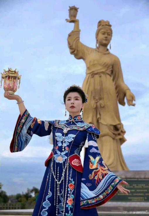 刘涛这一身确实挺妈祖的 