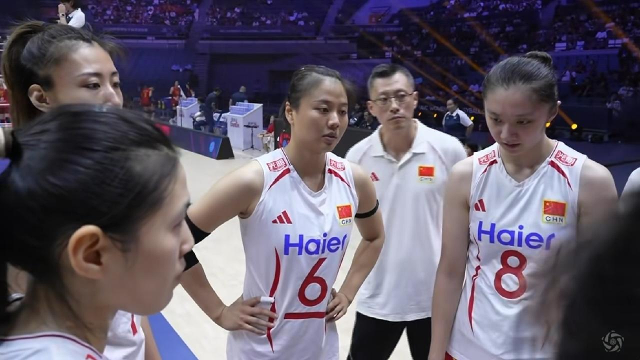 亚锦赛淘汰赛中国女排3-0横扫越南女排晋级四强，半决赛对阵伊朗女排

本场比赛，