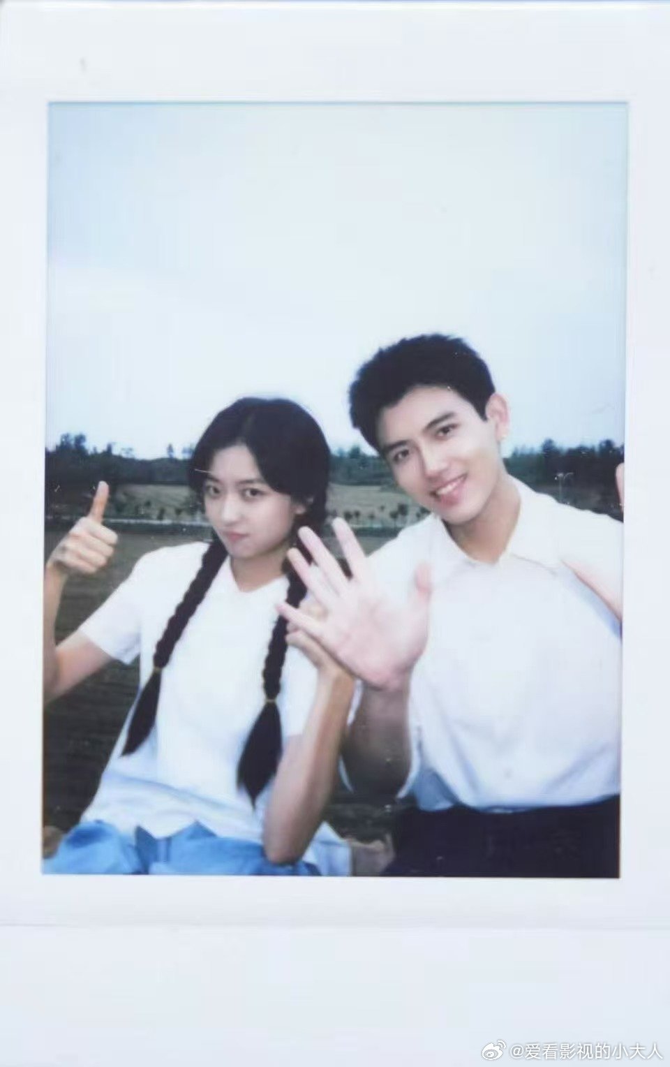 纯真年代的爱情点映 如果爱有坐标，终点一定是在彼此的身旁。纯真年代的爱情今晚大结