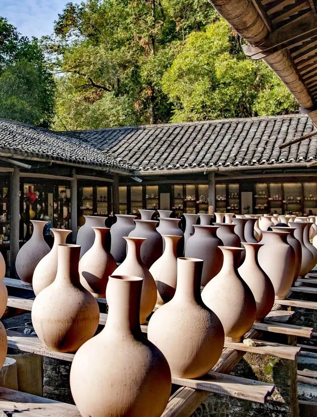 景德镇：古窑民俗博览区。全国唯一以陶瓷文化为主题的5A景区，素有