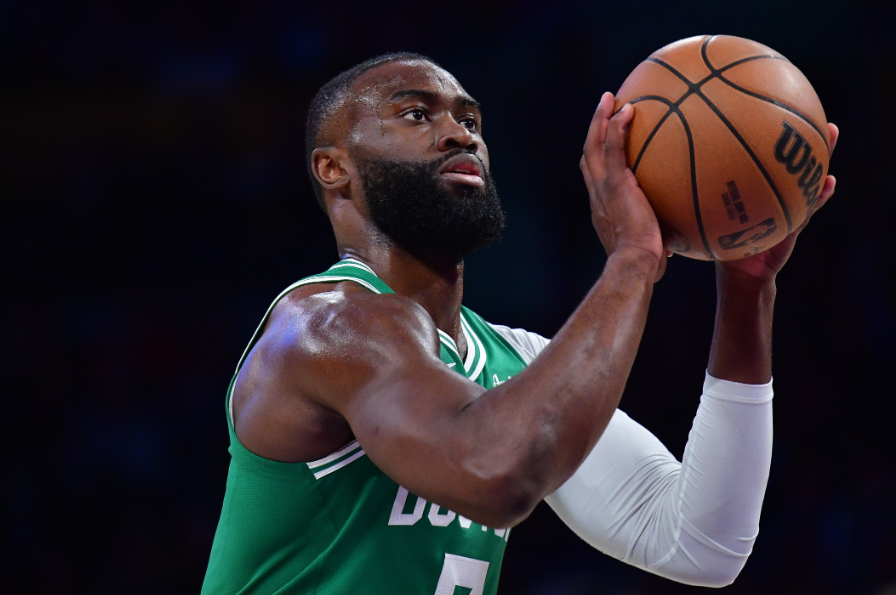 昨日，凯尔特人111-89战胜湖人。此次西部客场之旅，绿军先后赢了勇士和湖人，再