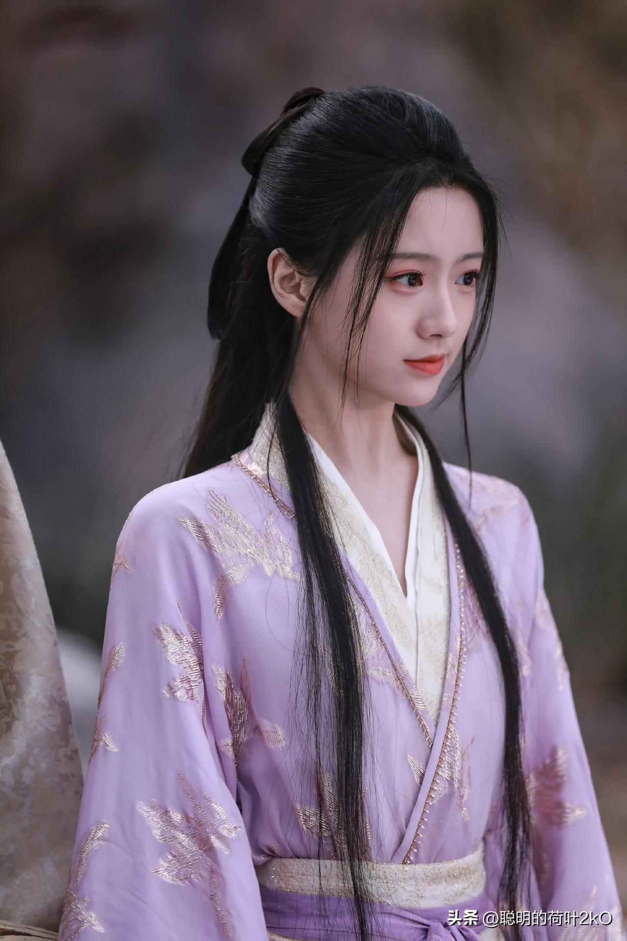 包上恩古风的清瘦感