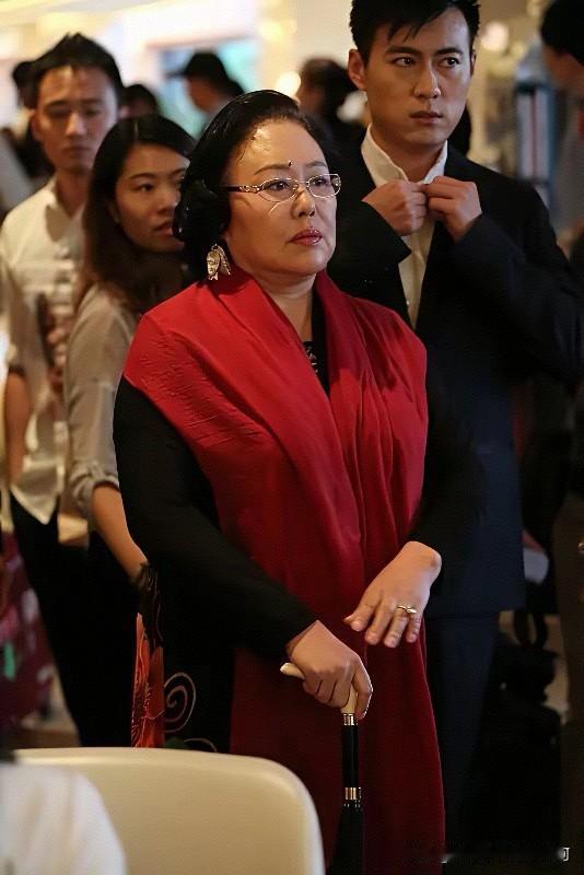 高情商反杀！保姆频繁坐地起价，雇主一招带薪休假拿捏主动权
 
家政圈最近爆火的真