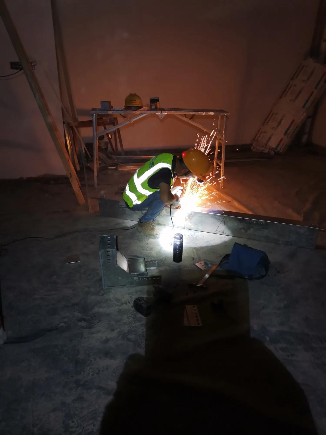 大家好，我是水电工星仔。下午上班的时候，工地工作总群里领导发了一则通知，要抽几个